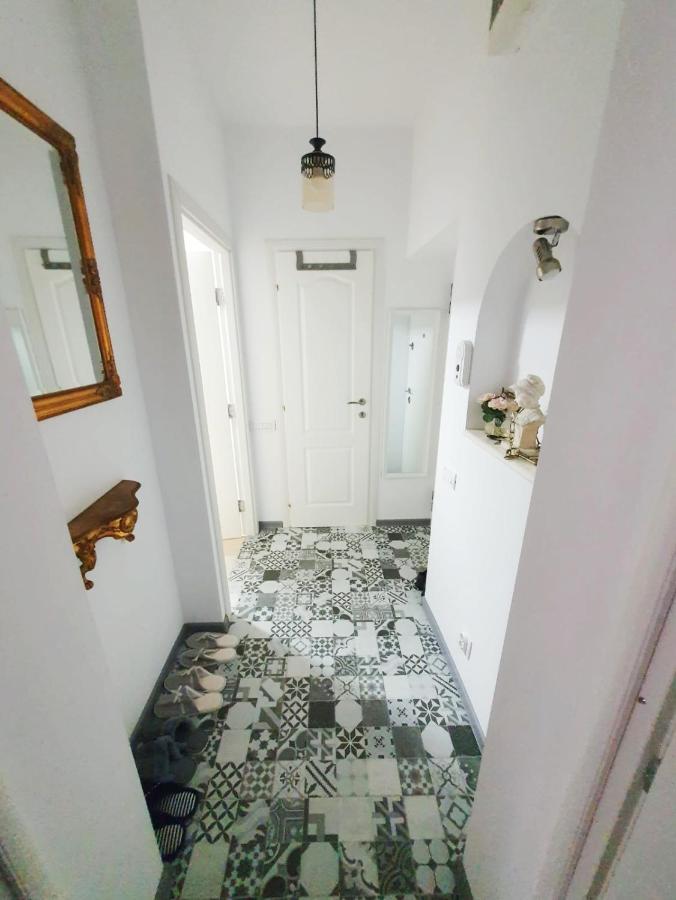 Garsoniera C&L Apartment เปโตรชานิ ภายนอก รูปภาพ