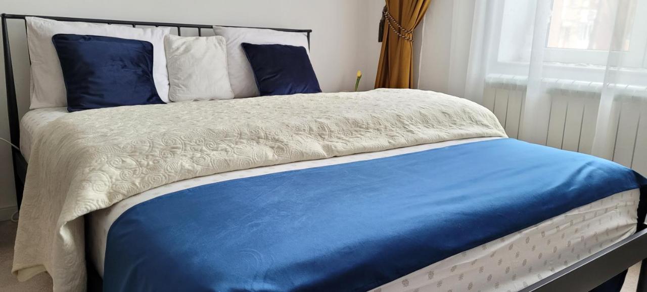 Garsoniera C&L Apartment เปโตรชานิ ภายนอก รูปภาพ