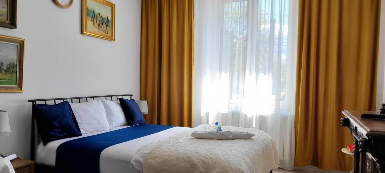 Garsoniera C&L Apartment เปโตรชานิ ภายนอก รูปภาพ