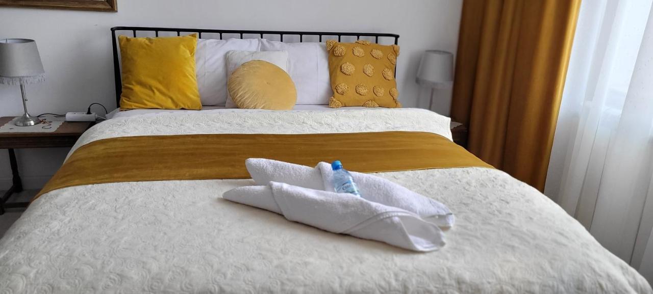 Garsoniera C&L Apartment เปโตรชานิ ภายนอก รูปภาพ
